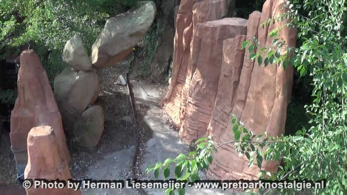 Gardaland - Restanten van de verloren attractie Canyons Gardaland - Restanten van de verloren attractie Canyons