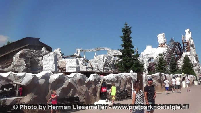 Gardaland - De Mammut achtbaan in het nieuwe gedeelte Gardaland - De Mammut achtbaan in het nieuwe gedeelte