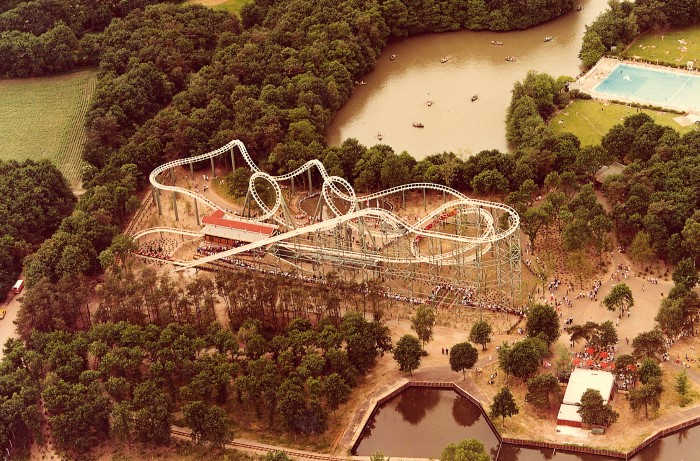 Luchtfoto Python Efteling
